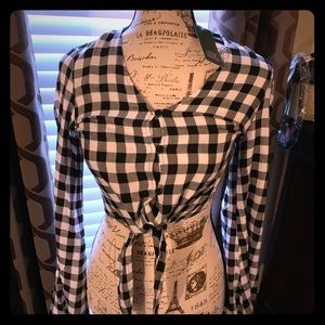 Cropped bell sleeves